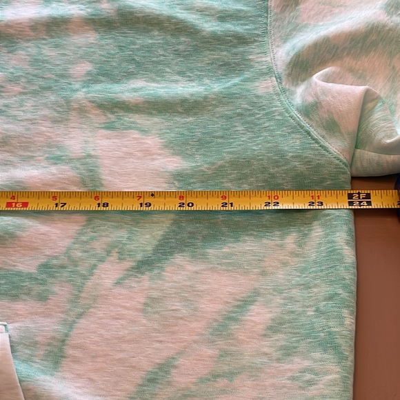 Woman’s Nike Dri Fit Hoodie Teal Medium - Picture 3 of 6